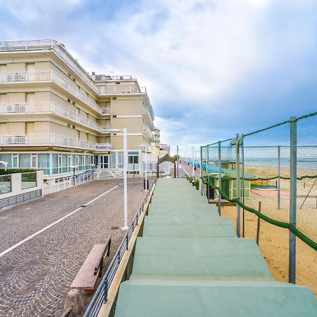 Hotel President'S 佩萨罗 外观 照片