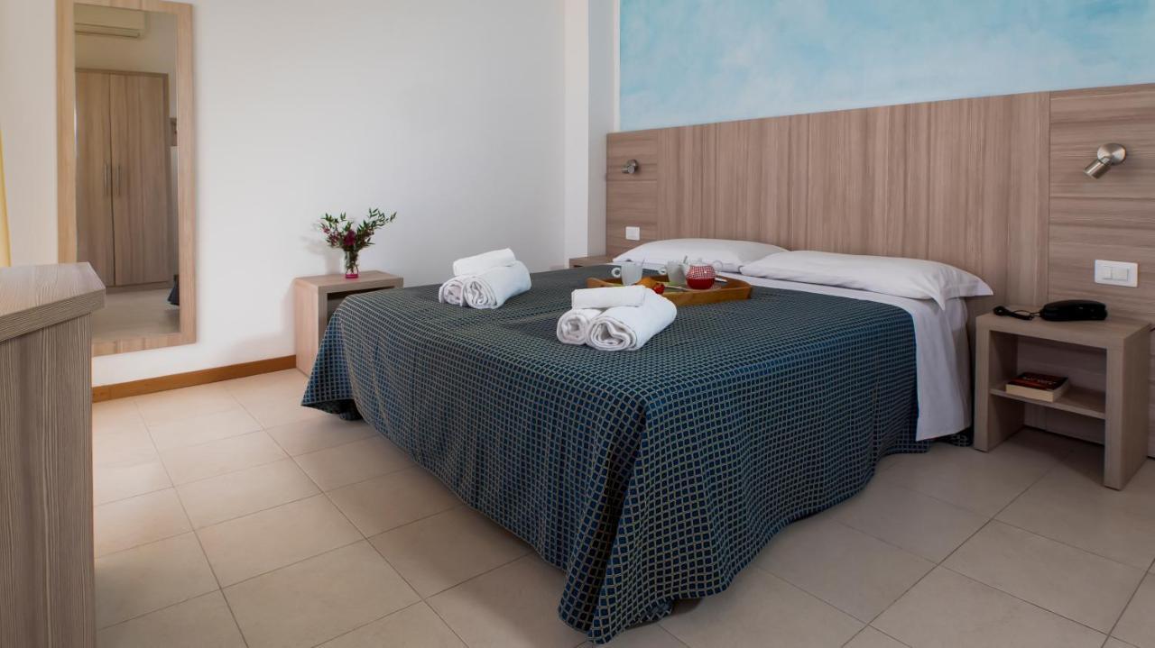 Hotel President'S 佩萨罗 外观 照片