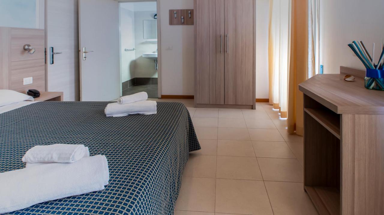 Hotel President'S 佩萨罗 外观 照片